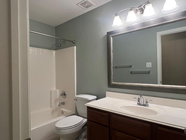 211 Hawks View Drive, La Marque, TX 77568