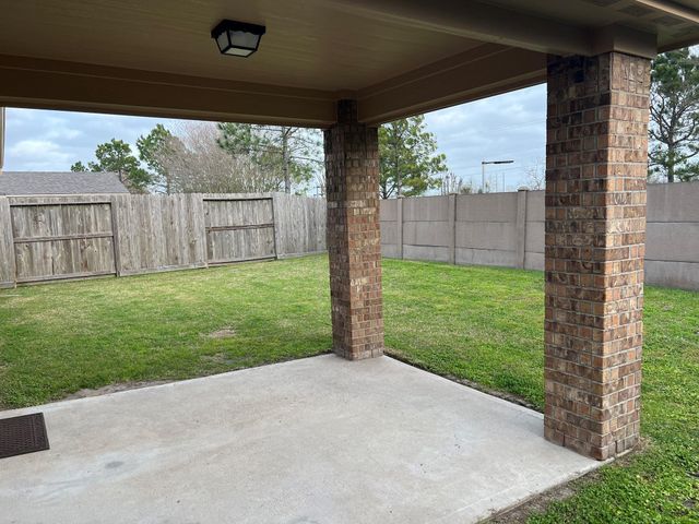 211 Hawks View Drive, La Marque, TX 77568