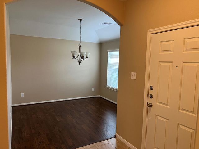 211 Hawks View Drive, La Marque, TX 77568