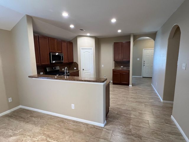 211 Hawks View Drive, La Marque, TX 77568