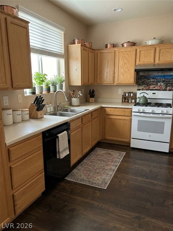 7653 Hampton Park Lane, Las Vegas, NV 89113 — photo 2