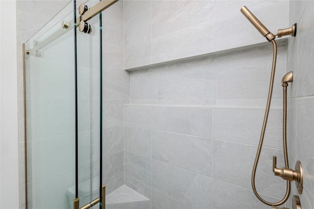 4654 178th Street, Urbandale, IA 50323