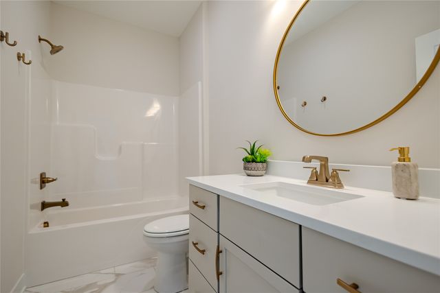 4654 178th Street, Urbandale, IA 50323