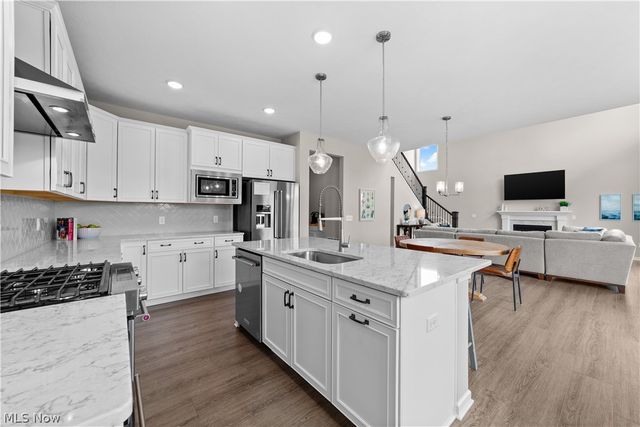 8949 Larkspur Drive, Columbia Station, OH 44028