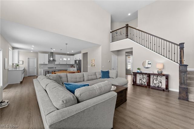 8949 Larkspur Drive, Columbia Station, OH 44028