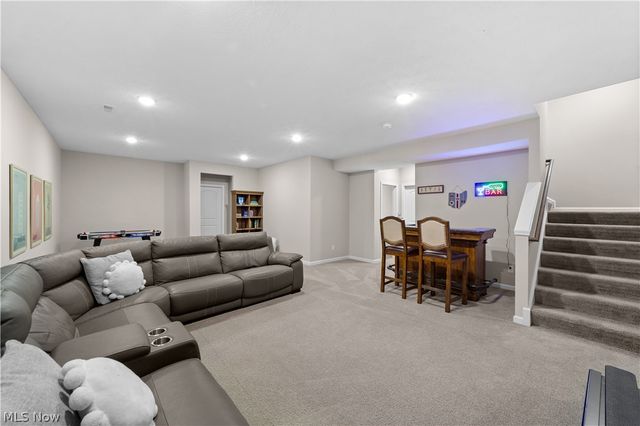 8949 Larkspur Drive, Columbia Station, OH 44028