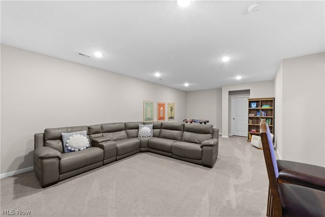8949 Larkspur Drive, Columbia Station, OH 44028