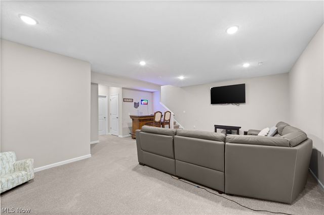 8949 Larkspur Drive, Columbia Station, OH 44028