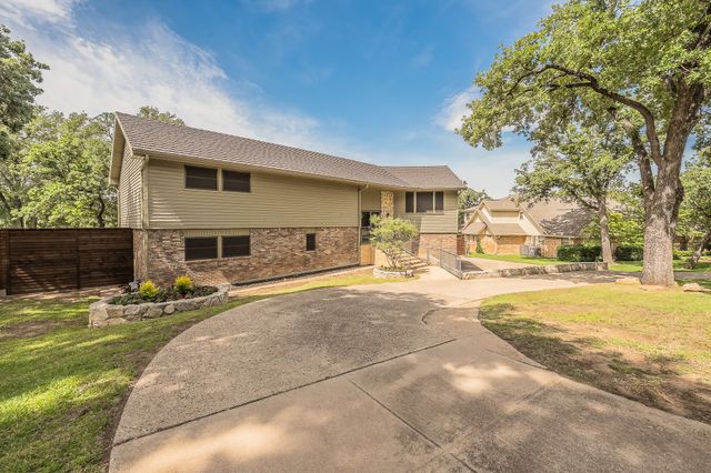 1724 Prestonwood Drive, Arlington, TX 76012