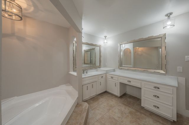 1724 Prestonwood Drive, Arlington, TX 76012