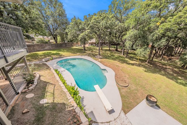 1724 Prestonwood Drive, Arlington, TX 76012