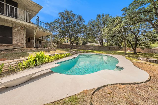 1724 Prestonwood Drive, Arlington, TX 76012