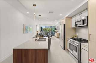 1257 N Sweetzer Avenue 302, West Hollywood, CA 90069