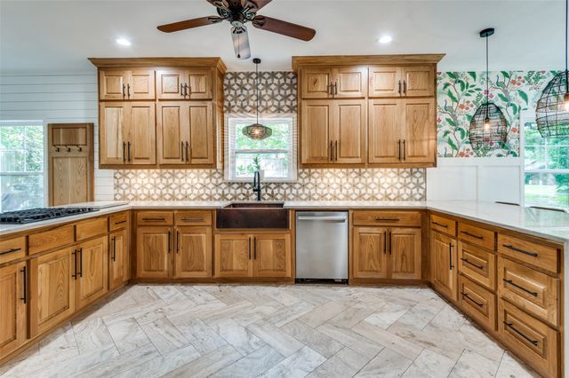 3700 Red Oak Drive, Corinth, TX 76208