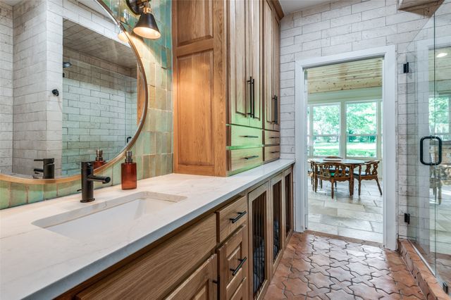 3700 Red Oak Drive, Corinth, TX 76208
