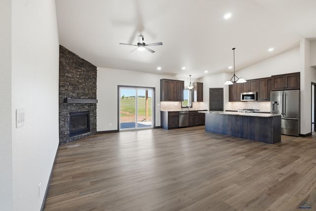 6490 ANDERSON RD, Summerset, SD 57718