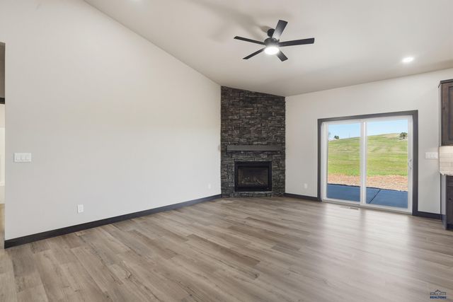 6490 ANDERSON RD, Summerset, SD 57718