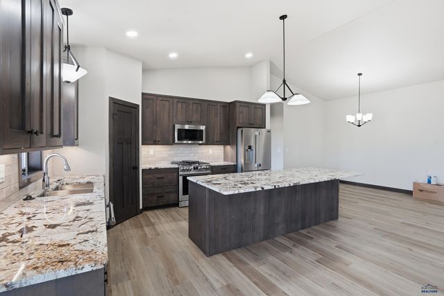 6490 ANDERSON RD, Summerset, SD 57718