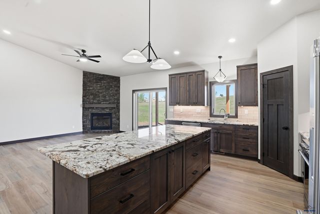 6490 ANDERSON RD, Summerset, SD 57718