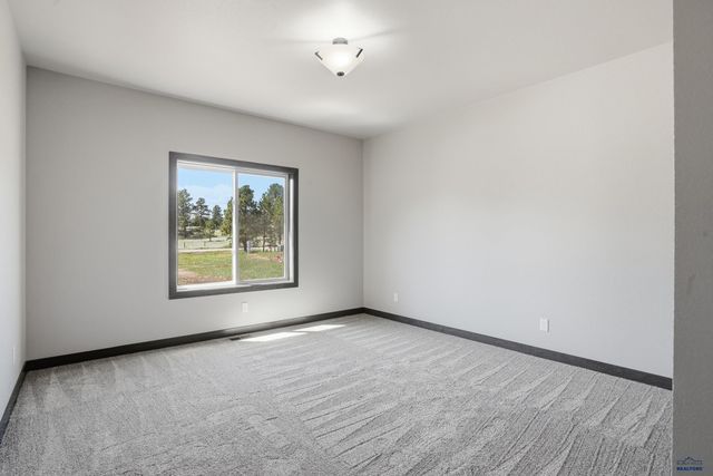 6490 ANDERSON RD, Summerset, SD 57718
