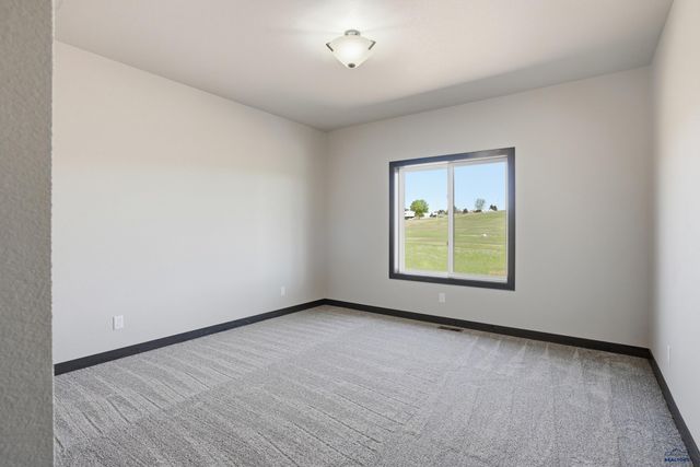 6490 ANDERSON RD, Summerset, SD 57718