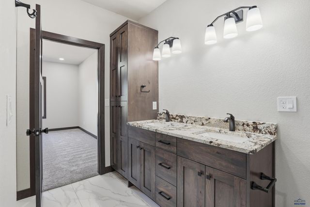 6490 ANDERSON RD, Summerset, SD 57718