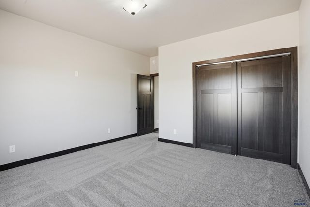 6490 ANDERSON RD, Summerset, SD 57718