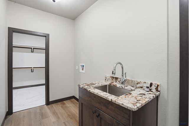 6490 ANDERSON RD, Summerset, SD 57718