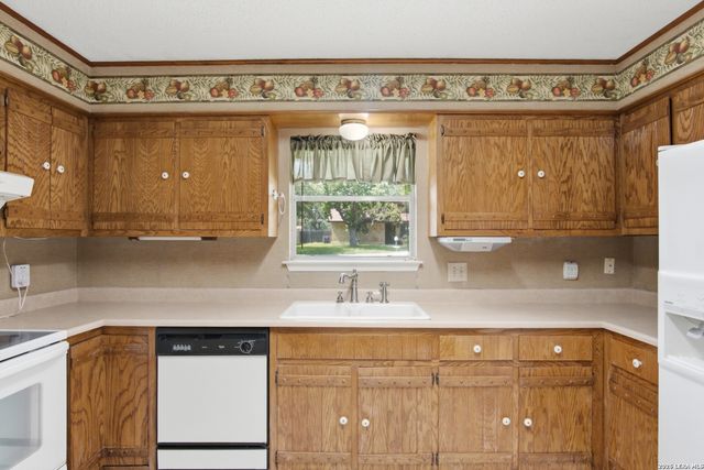 202 Azalea Trl, Boerne, TX 78006