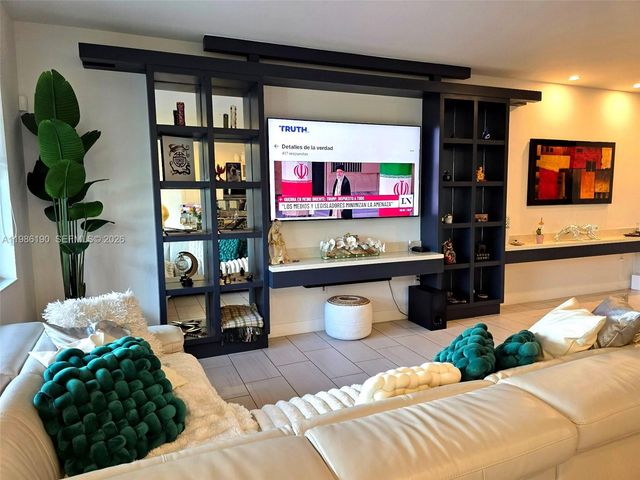 15785 NW 91st Ct, Miami Lakes, FL 33018