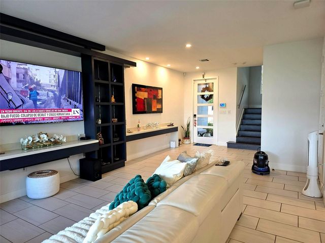 15785 NW 91st Ct, Miami Lakes, FL 33018