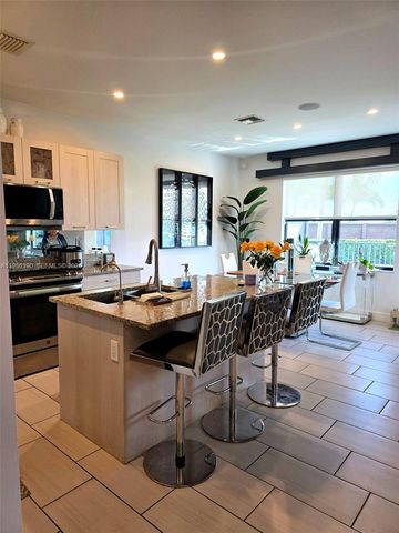 15785 NW 91st Ct, Miami Lakes, FL 33018