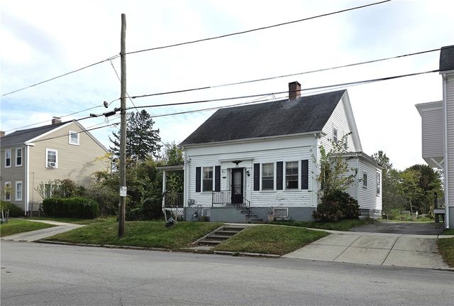 102 Church Street, Bristol, RI 02809