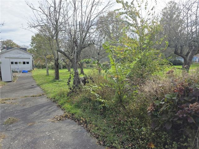 102 Church Street, Bristol, RI 02809