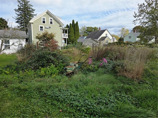 102 Church Street, Bristol, RI 02809
