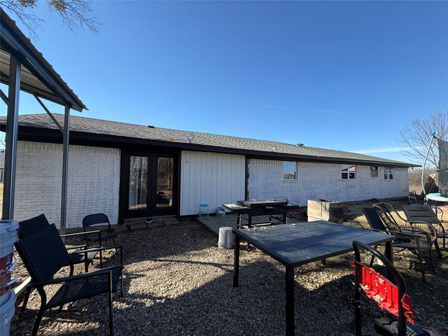 102 N Cedar Street, Celeste, TX 75423