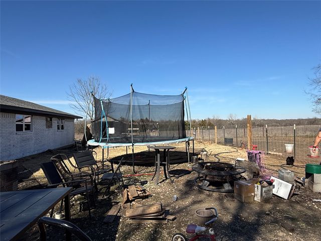 102 N Cedar Street, Celeste, TX 75423