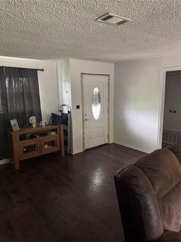 102 N Cedar Street, Celeste, TX 75423