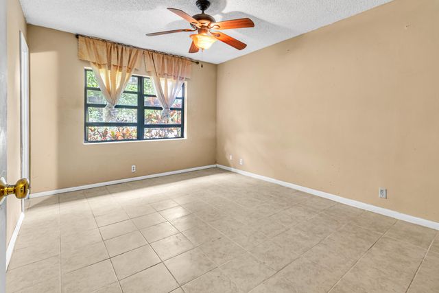 9522 Affirmed Lane, Boca Raton, FL 33496