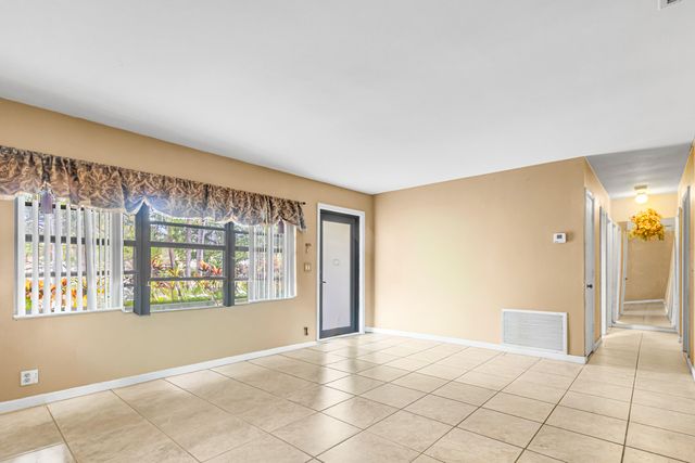 9522 Affirmed Lane, Boca Raton, FL 33496
