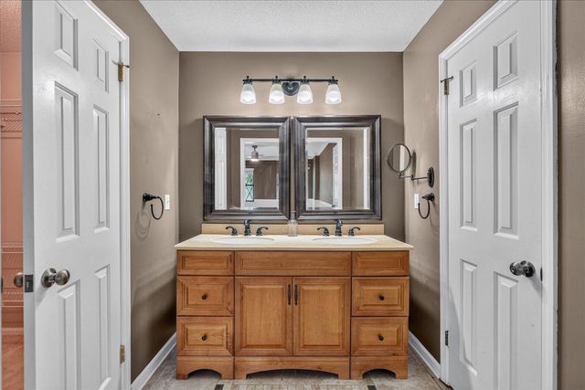 6536 Harbor View Drive, Hixson, TN 37343