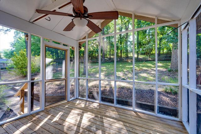 6536 Harbor View Drive, Hixson, TN 37343