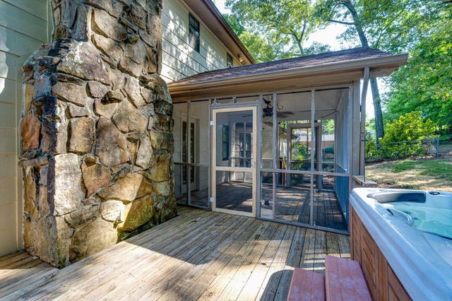6536 Harbor View Drive, Hixson, TN 37343