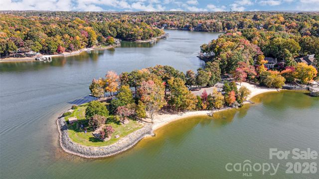 5060 Suwarrow Circle, Tega Cay, SC 29708