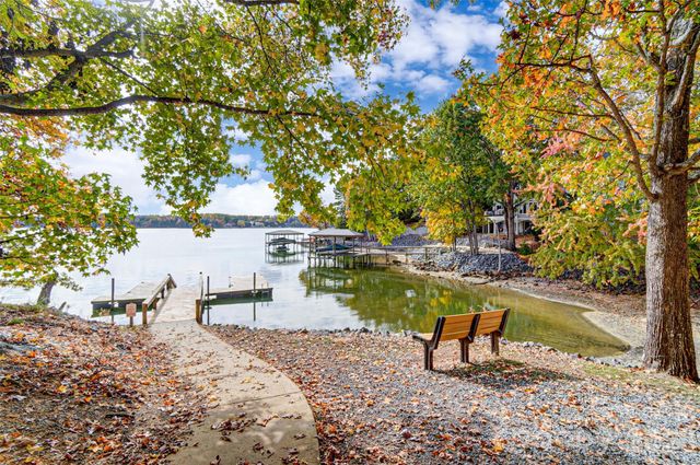 5060 Suwarrow Circle, Tega Cay, SC 29708