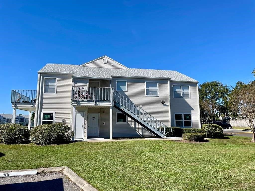 Image 2 of property listing at 2524 WOODGATE BOULEVARD 101, Orlando, FL 32822