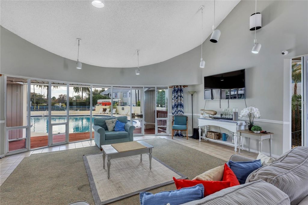 Image 45 of property listing at 2524 WOODGATE BOULEVARD 101, Orlando, FL 32822