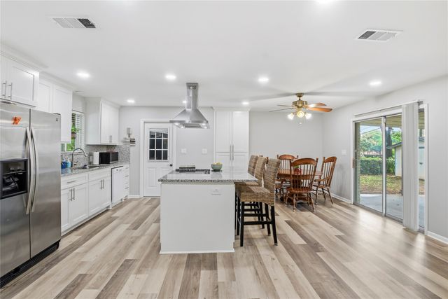 6425 Brentwood Drive, Fort Worth, TX 76112