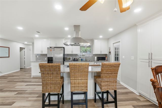 6425 Brentwood Drive, Fort Worth, TX 76112