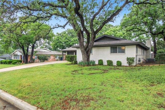 6425 Brentwood Drive, Fort Worth, TX 76112